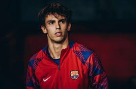 谈及自己喜爱的球队，除了阿森纳之外，自己的第一主队是中超球队北京国安！